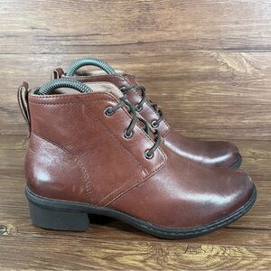 BOGS Kristina Brown Leather Heel Booties Women’s Size 6 Shoes Boots